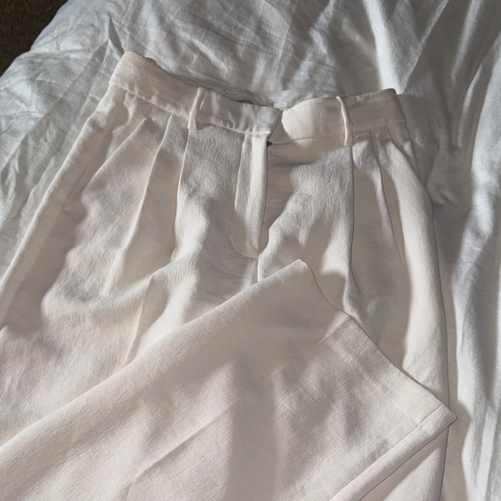 Aritzia Cream Women’s Effortless Dress Pants
